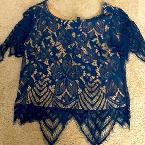 Women’s lace crop top